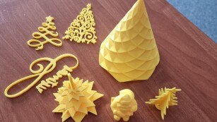 żółte choinki i mikołaj, druk 3D